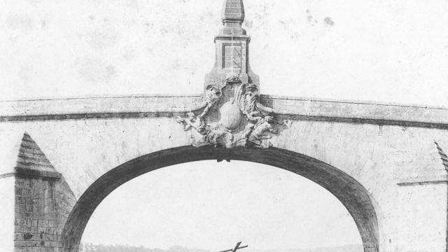Pyramide du pont de Blois