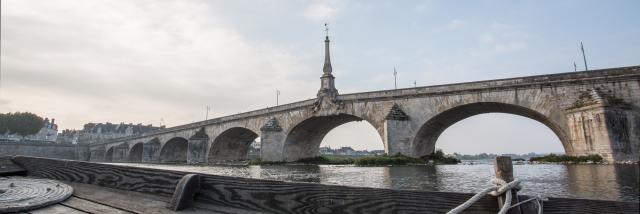 Pont Blois à bord d'un bateau