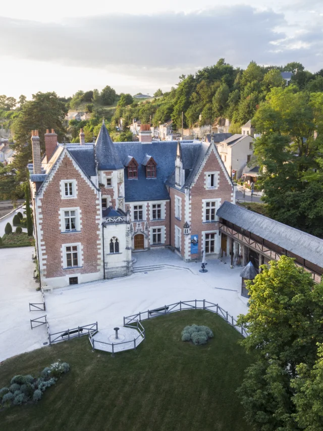 Closluce 0695 Gillard Und Vincent Crtcentrevdl