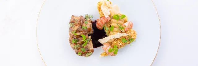 Assiette de Ris De Veau Dore Ecrevisses Navet Jus A La Melisse