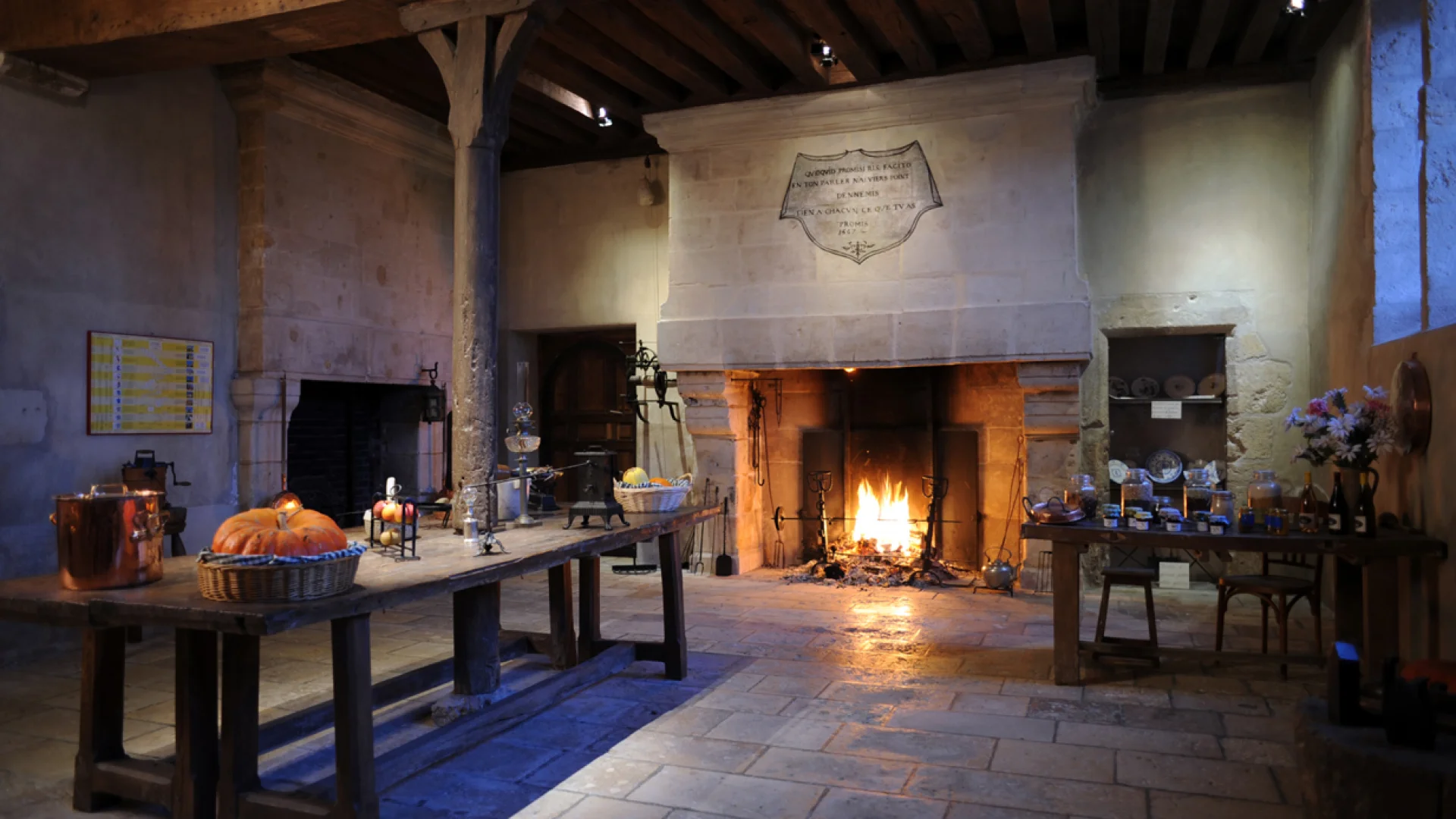 Küche Kamin Atout Francechateau De Beauregardwwww.beauregard Loire.com 1