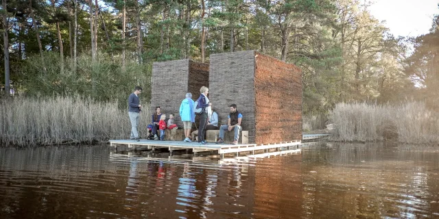 Installation artistique Wahou, L'entaille sur l'étang de Montperché