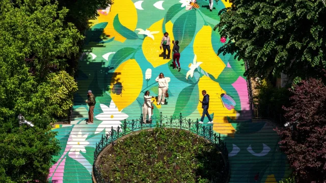 Escalier denis papin à Blois 2025 recouvert de citrons
