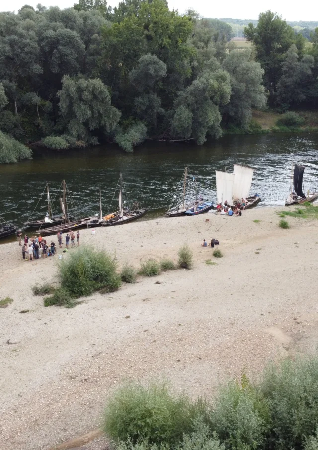 Flotte de bateaux traditionnels sur la Loire