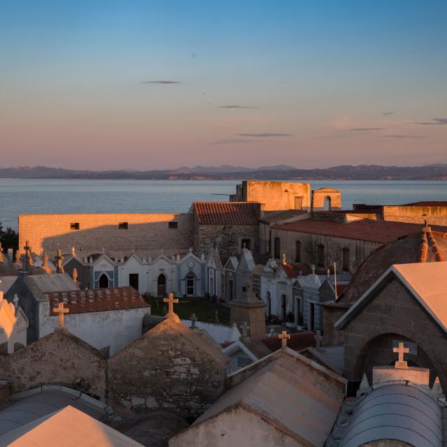 Coucher de soleil sur le Cimetière Marin de Bonifacio