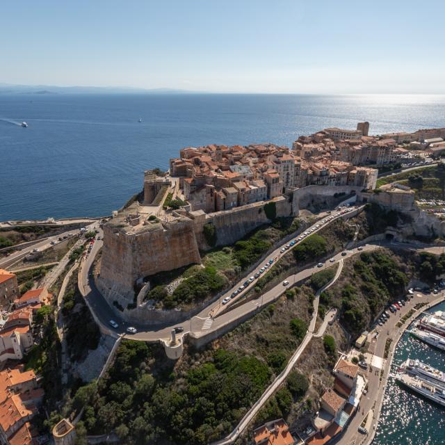 Citadelle Marina Habitations Vue Aerienne Bonifacio