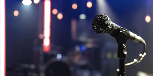 Gros Plan Microphone Scene Concert Bel Eclairage