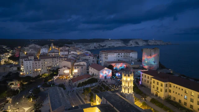 Vista da drone del Quartiere Pisano di Bonifacio