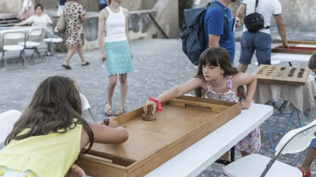 Fillettes Jeux Patrimoine En Jeux Bonifacio