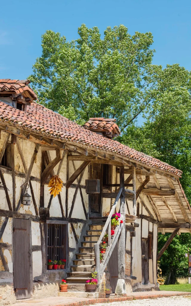 Ferme bressane fleurie