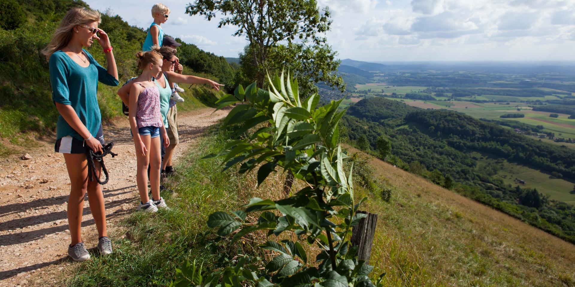 Promenade en famille Mont Myon, Ain.