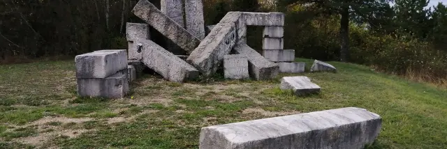 Zoom sur le Mémorial du Grand Brûle