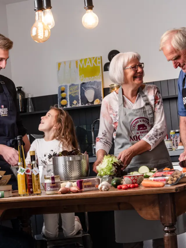 Gastronomie et cours de cuisine en Bresse en famille - Office de tourisme - Bourg-en-Bresse destinations