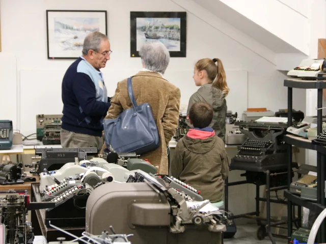 Machines à écrire et démonstration