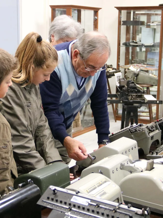 Machines à écrire et démonstration