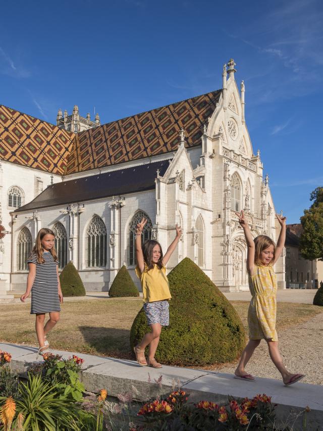 Destination idéale avec vos enfants : visitez en famille le monastère Royal de Brou à Bourg-en-Bresse. Informations auprès de l’Office de Tourisme Bourg-en-Bresse destinations