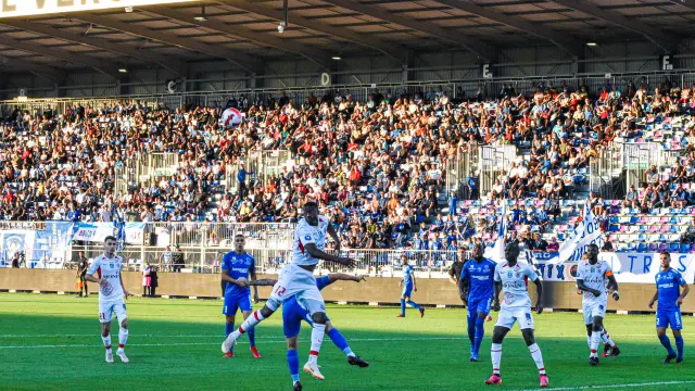 20210917 J7 Chateauroux Corner équipe Supporters Tribune Beau Illustration©mtpx Studio