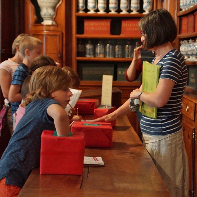visite ludique pour les enfants Fifrelin Apothicairerie de Bourg-en-Bresse