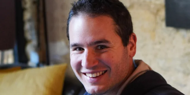 Pierre Louis viticulteur AOC vins du Bugey installé à La Cuverie de Revonnas