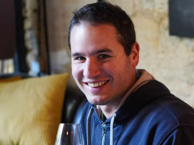 Pierre Louis viticulteur AOC vins du Bugey installé à La Cuverie de Revonnas