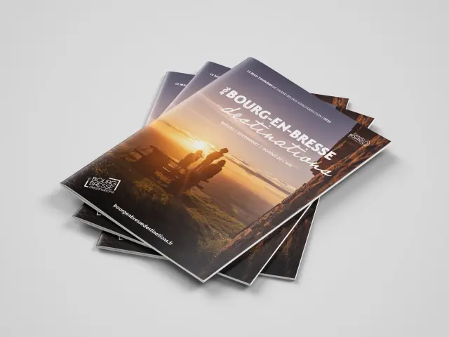 Mock Up FR Mag tourisme 2025