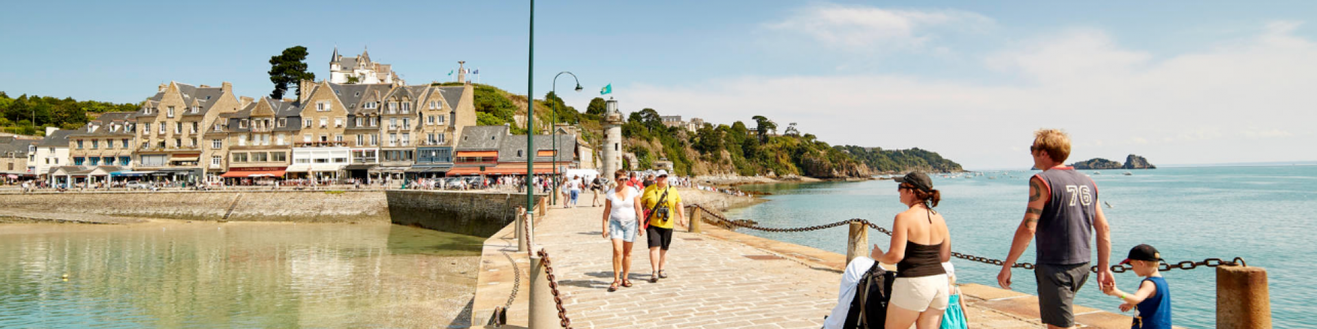 Epi hold in the port of La Houle in Cancale