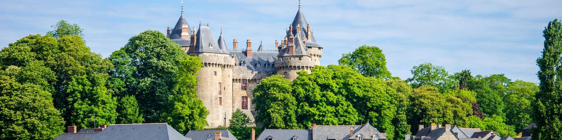 Lake Tranquille and Combourg castle