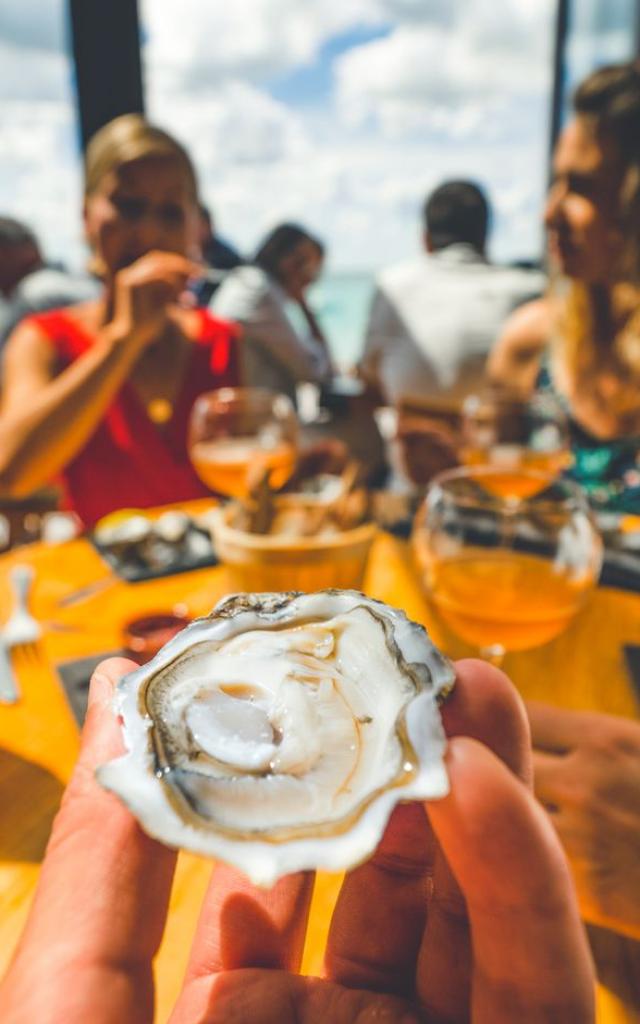 Oyster tasting in a restaurant in Cancale