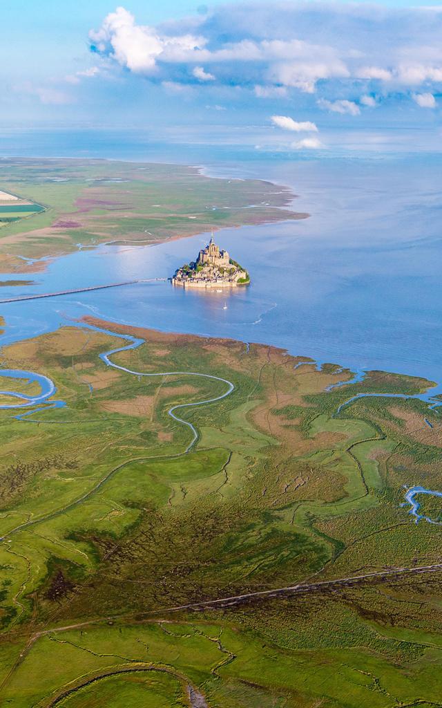 Baie du Mont-Saint-Michel depuis un ULM