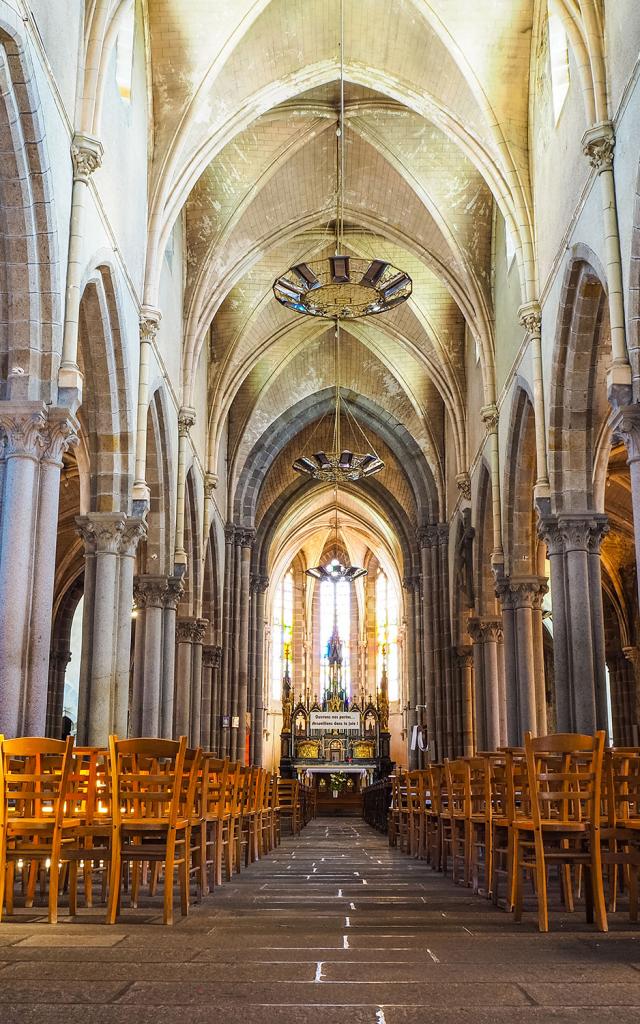 Les voûtes de l'église Notre Dame à Combourg