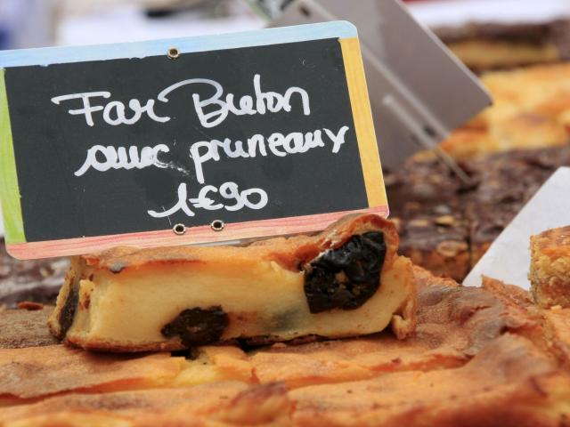 Far breton aux pruneaux