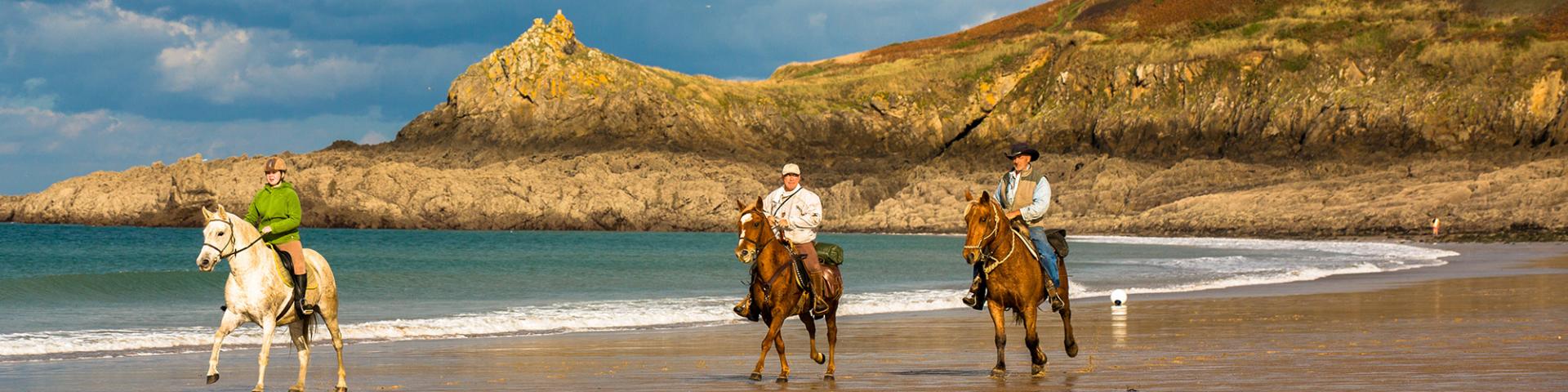 Horse riding at the Anse du Verger in Cancale