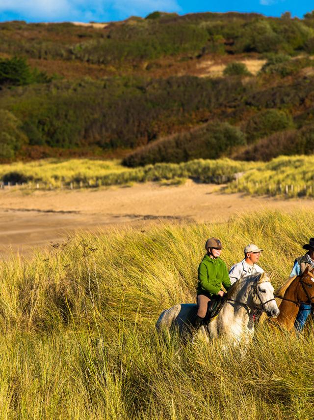 Balade à cheval à l'Anse du Verger à Cancale