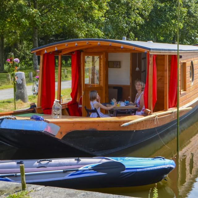 Hébergements Ille Flottante à Hédé-Bazouges