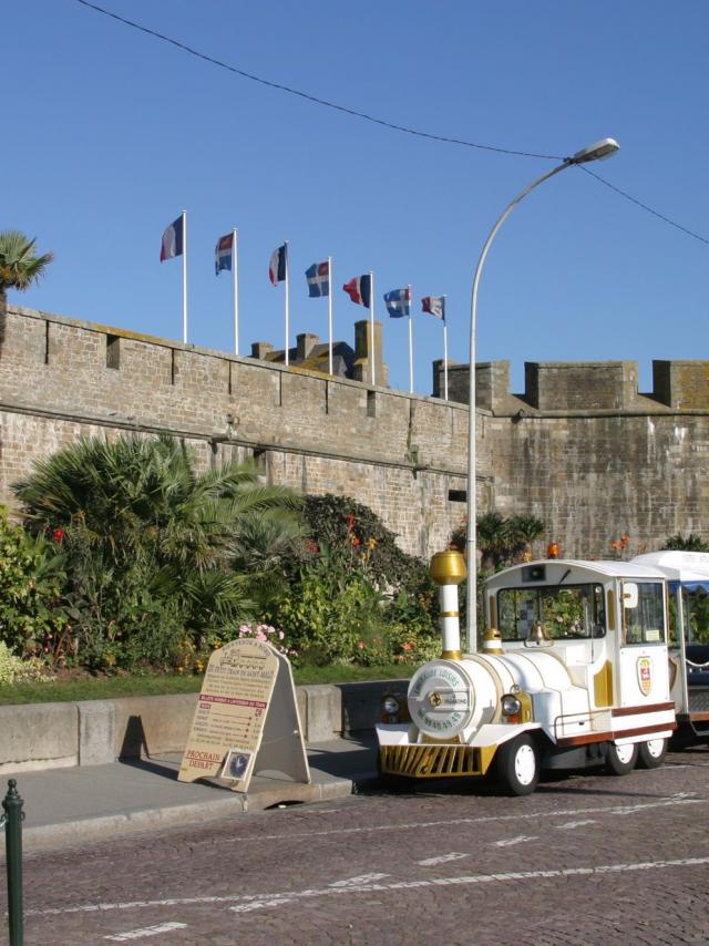 Sightseeing train in Saint-Malo