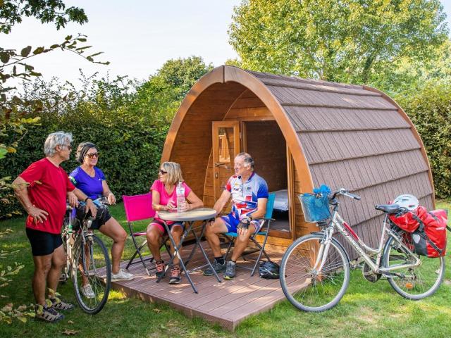 Hutte en bois, Domaine de Boulet à Feins