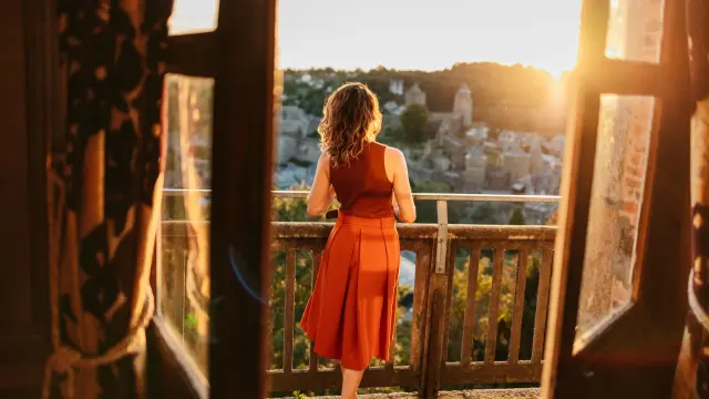 Hôtel particulier sur le rempart avec vue plongeante sur le château de Fougères