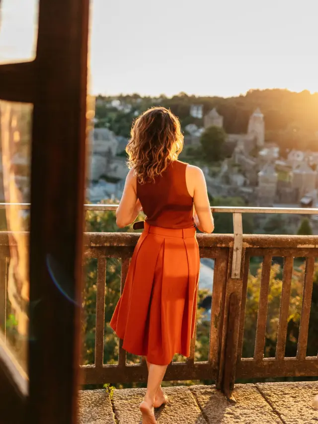 Hôtel particulier sur le rempart avec vue plongeante sur le château de Fougères
