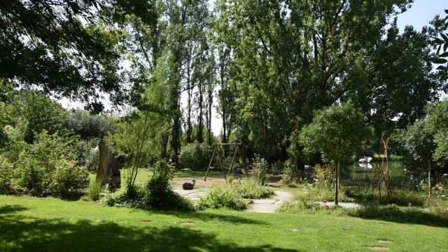 Jardin Ondine Et Le Dragon à Saint Aubin Du Cormier