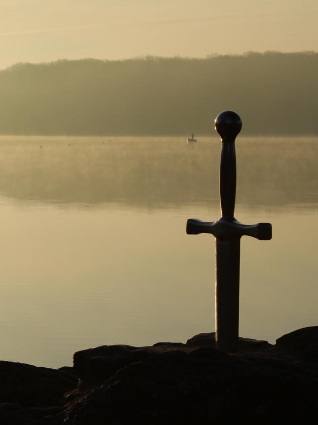 Epée Lac De Trémelin Broceliande en Bretagne