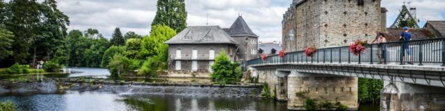 Malestroit Blick auf den Überlauf und die Mühle