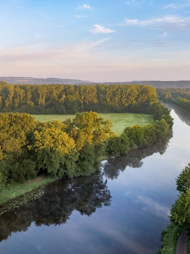 Een dronebeeld van het kanaal Nantes-Brest