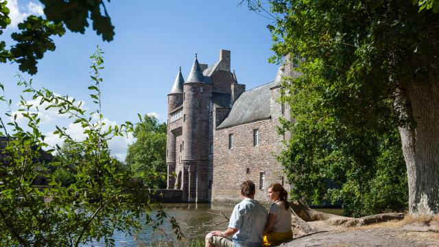castello leggendario, scisto rosso, Campénéac, Morbihan (56), Bretagna