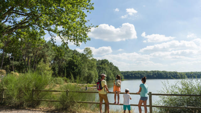 Famille au lac de Trémelin