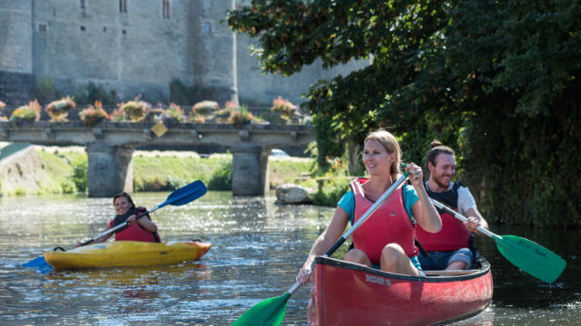 Canoë kayak sur le canal de Nantes à Brest à Josselin