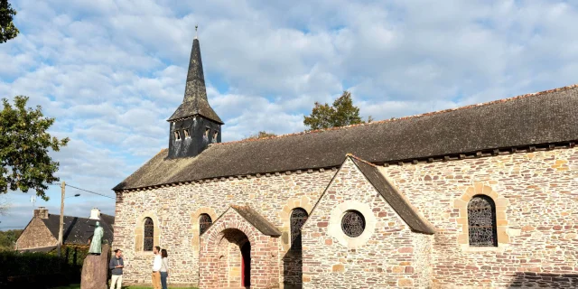 église du Graal,Tréhorenteuc,