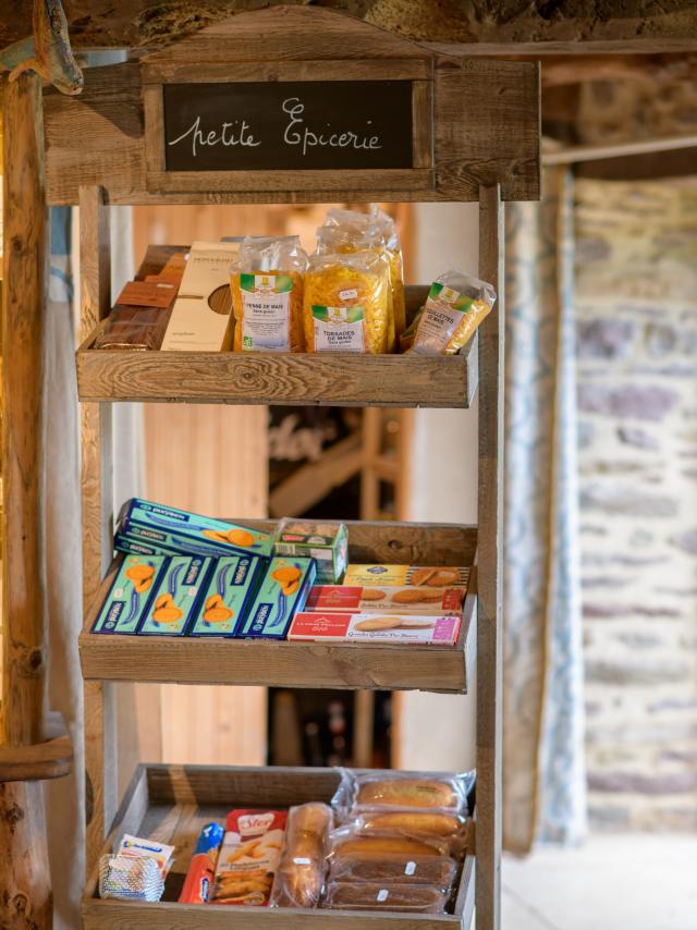 Produits locaux à la maison des sources à Tréhorenteuc