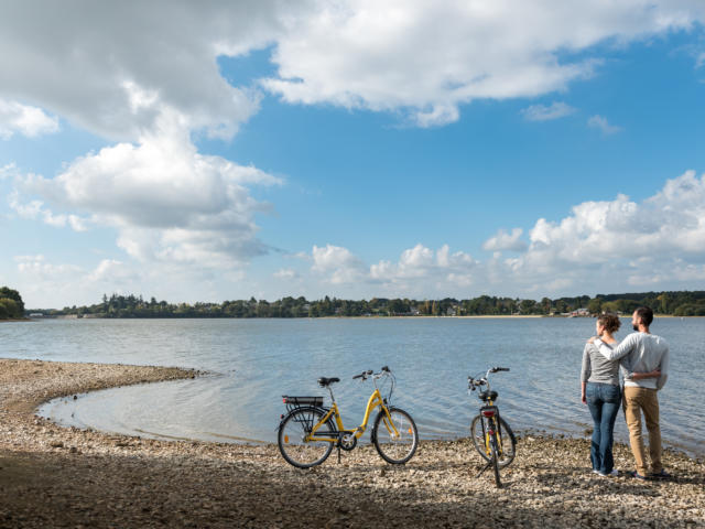 Percorso verde intorno al lago di Brocéliande in bicicletta