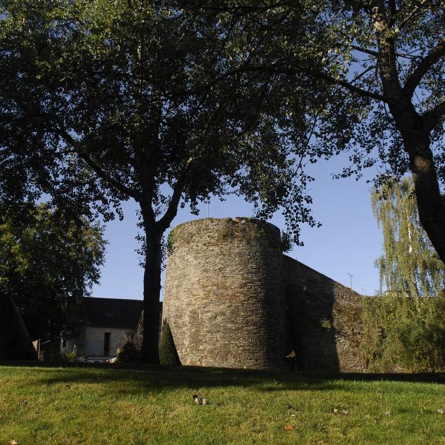 La Tour des Thabors. Ploermel