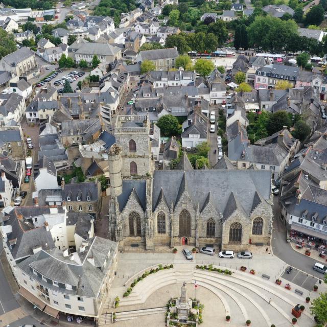 Vue Aerienne Centre Historique ©ploërmel Commuanuté